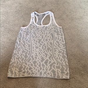 Lululemon tank